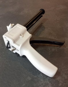 MINI PISTOLET POUR CARTOUCHE RESINE 45ML